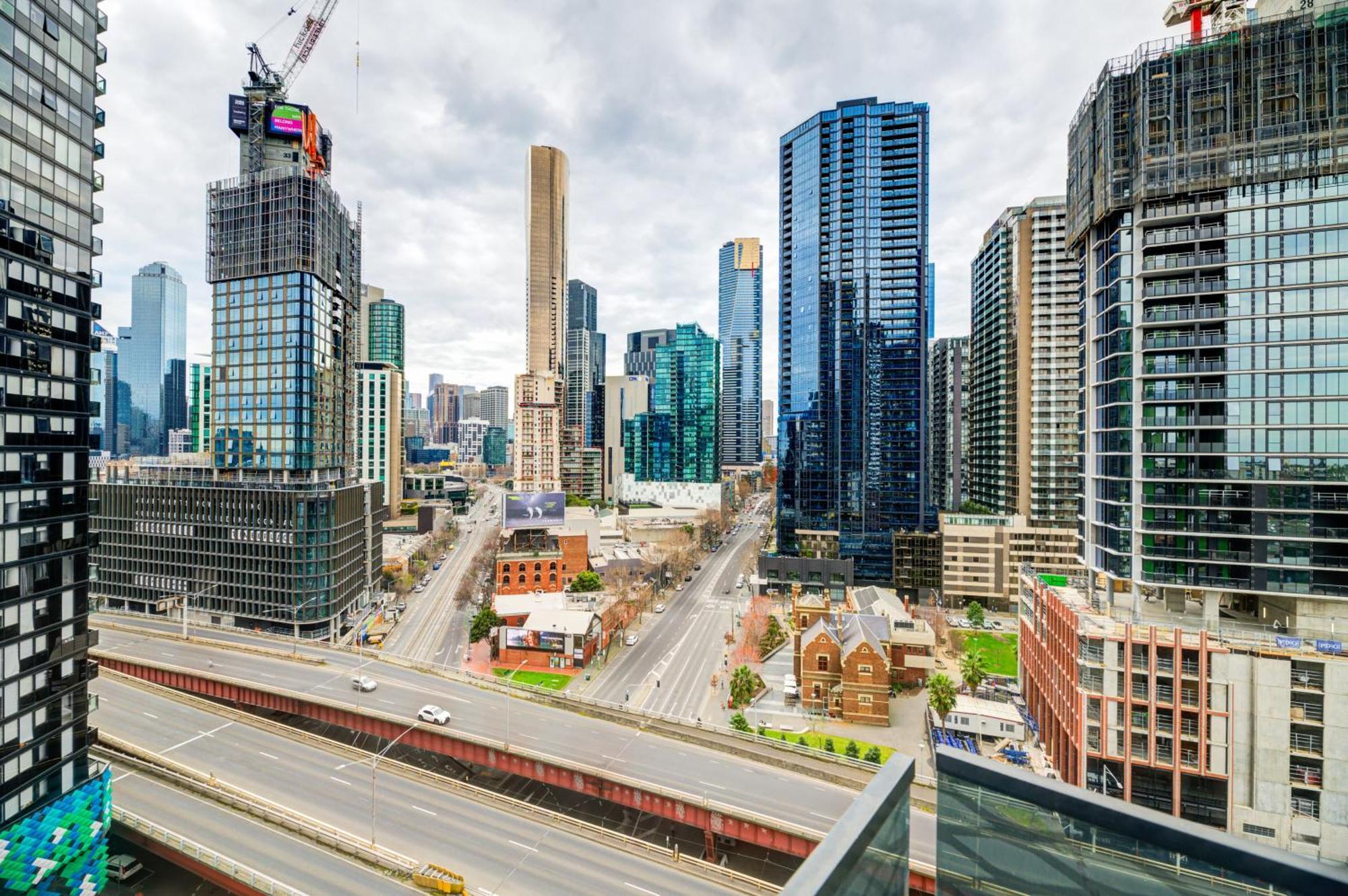 Mega Style Apartments Mainpoint Melbourne Oda fotoğraf